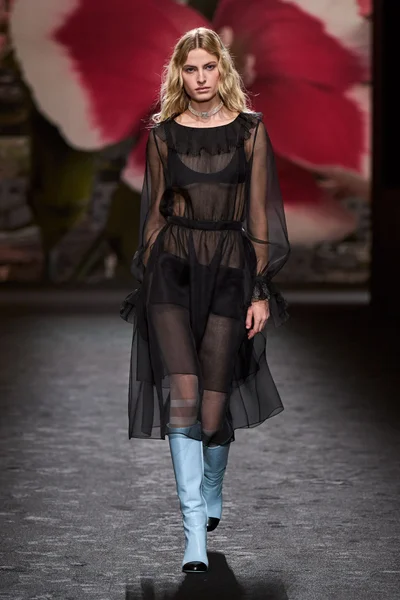 Look 61